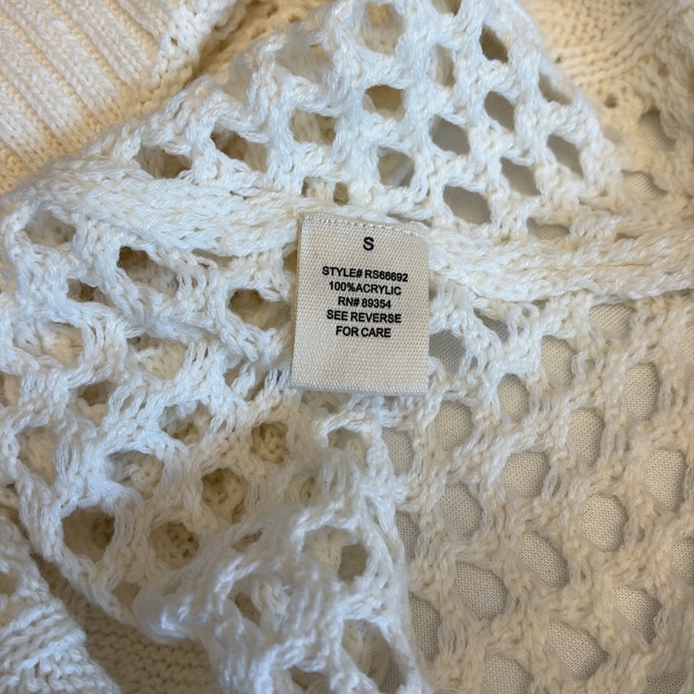 Ultra Flirt sweater V-neckline long sleeves stripes @neckline crocheted Sz small - Picture 8 of 9
